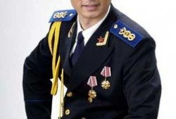 刘和刚图片,歌声传情，魅力四溢的舞台之星